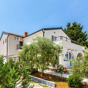 apartmani-paskovic.in-istria.net/